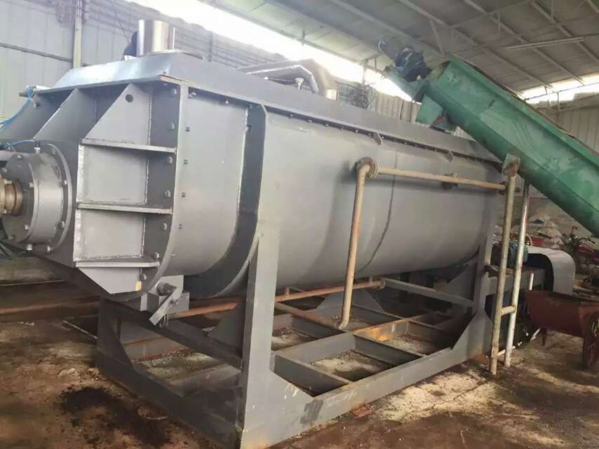 工作中的污泥槳葉幹燥機
